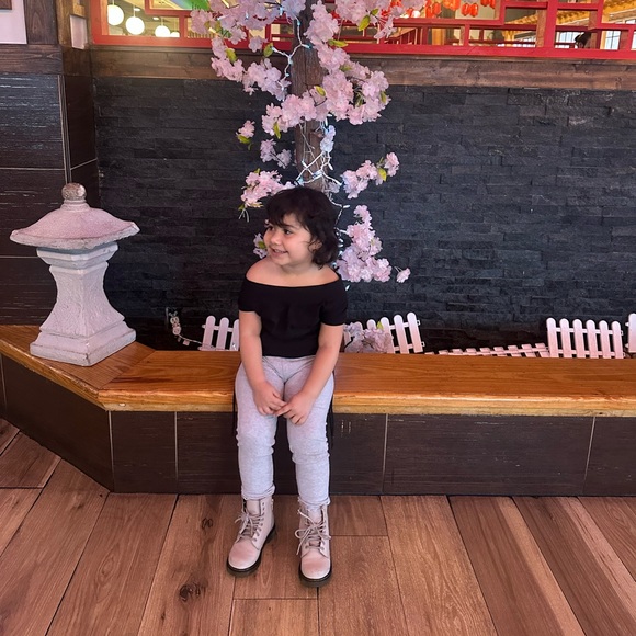 Meet your Posher, Arielle - Picture 7 of 16